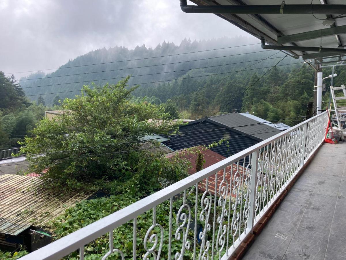 老老街 誠君民宿 เฟิ่นฉี่หู ภายนอก รูปภาพ